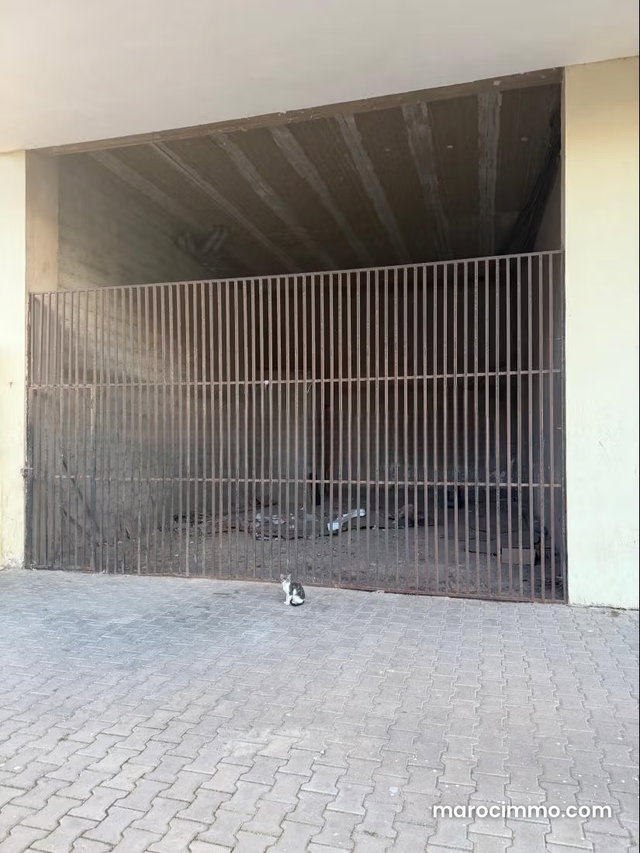 Rent 56 m² Garage in Oualfa — 2