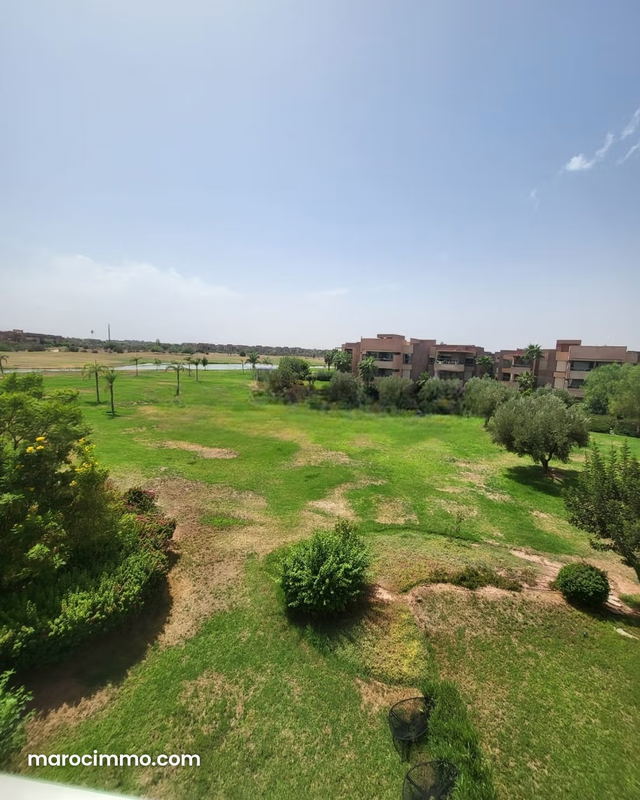 Apprte 2 chs vide 2eme étage rez de jardin — Marrakech