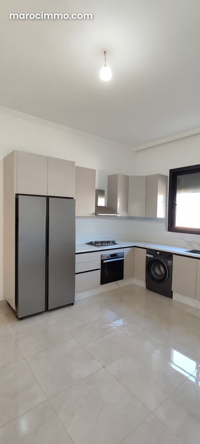Villa for Sale on a Secure Residence — 4