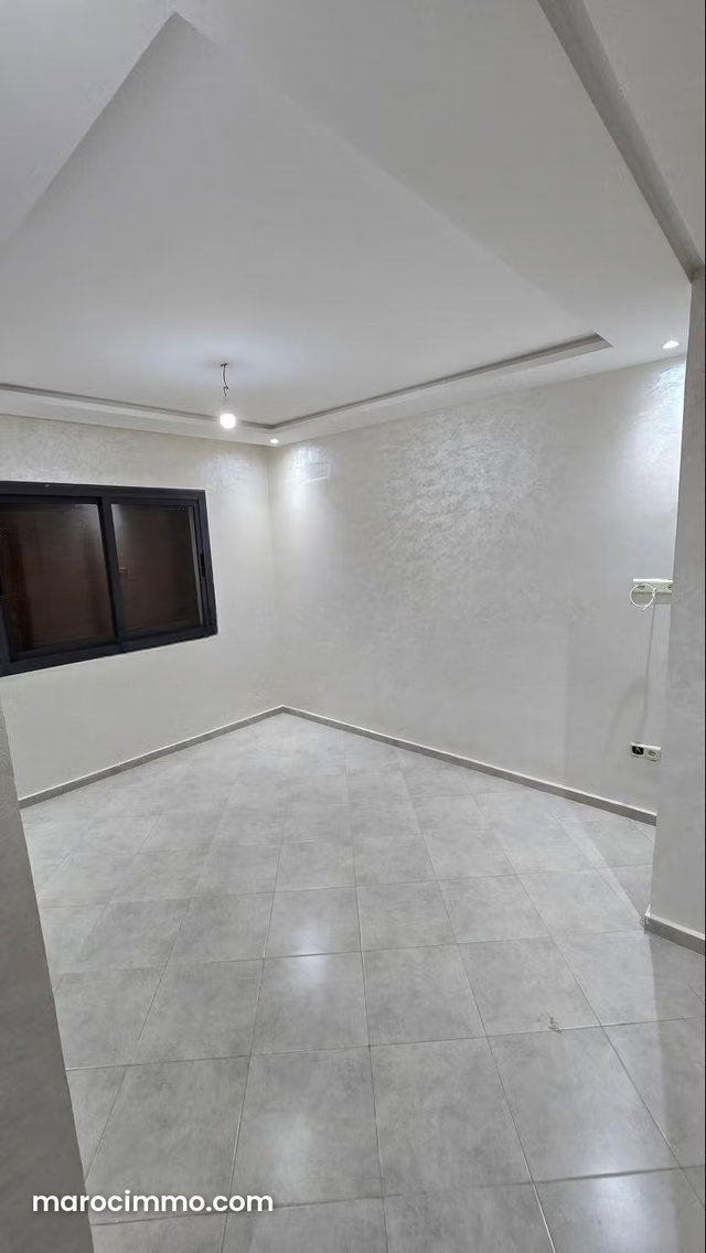 Superb 2-Bedroom Apartment for Sale in Martil. Mountain Views and Secure Entrance — 2