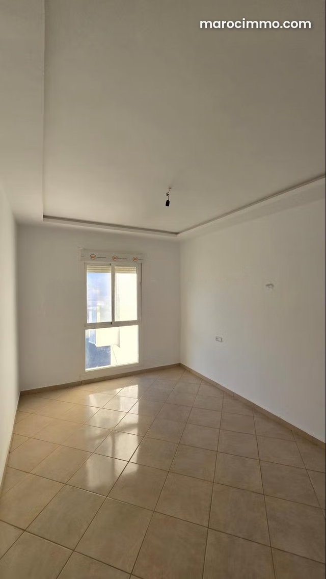 Bel appartement à vendre à Martil. 2 pièces confortables. Salon typique marocain, résidence sécurisée — 3