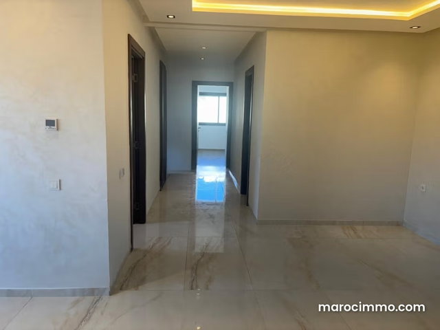Beautiful apartment for rent in El Menzeh. 110 sqm. Fully equipped with pool and fireplace — 2