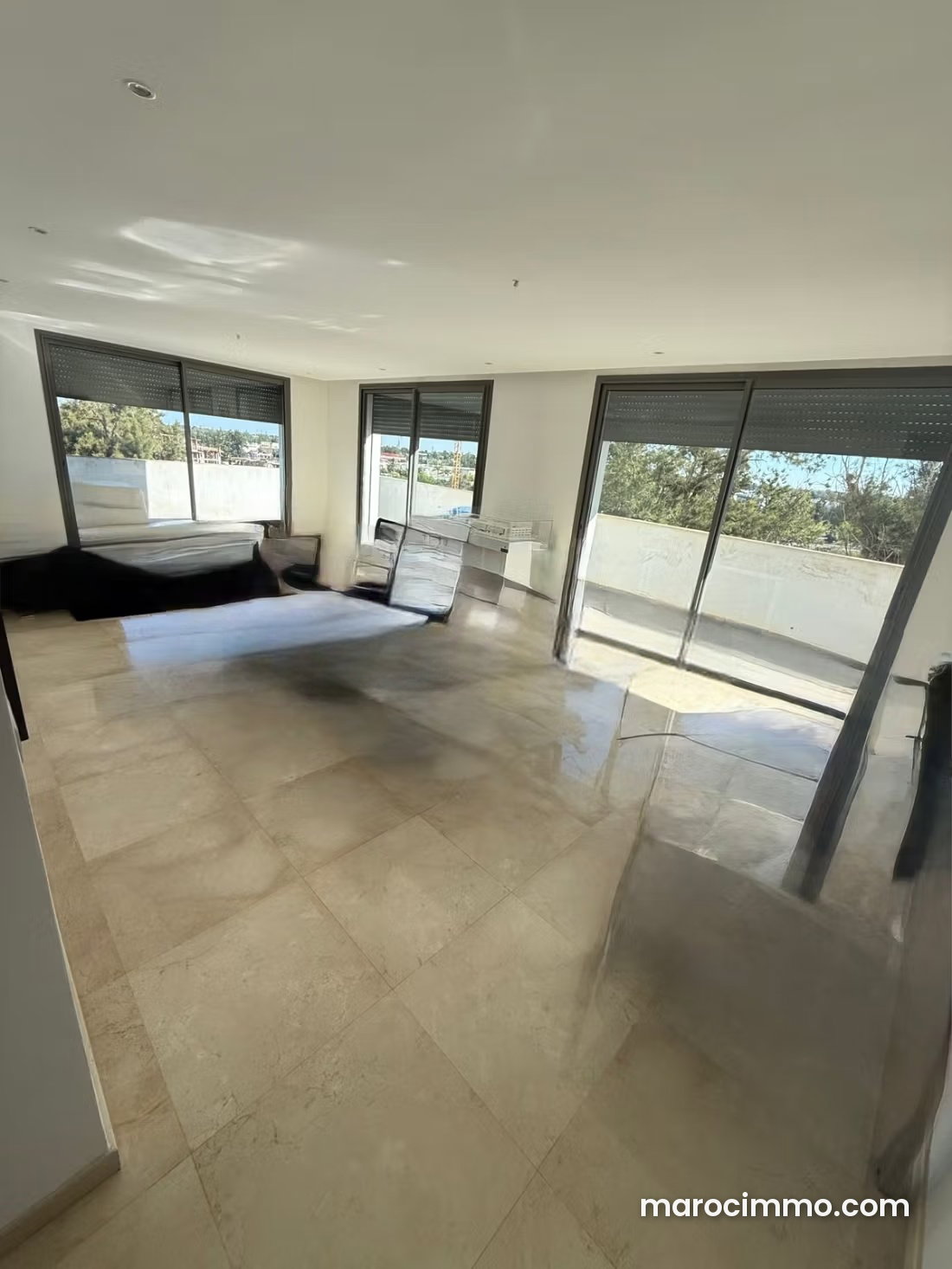 Appartement 194 m², Souissi, Rabat : 3 chambres, terrasse et piscine — Rabat