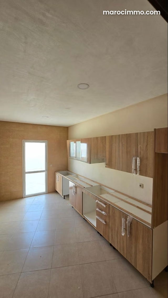 Beautiful apartment for sale in Medina. 2 spacious bedrooms. Exceptional view of the mountains, steel door — Tetouan