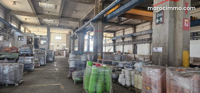 Usine industrielle de 2.500 m2 de surface couverte 1.500 m de surface non couverte avec 1.000 KVA de puissance électrique en plein zone industrielle de Oulad ziane Ain sebaa a la location — 5