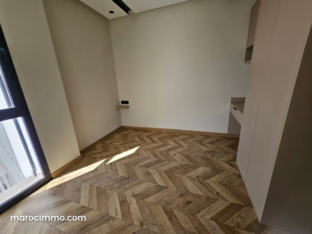 Appartement en location à Hermitage. Surface de 41 m². Fenêtres avec double vitrage et porte blindée — 5