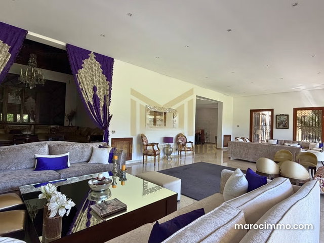 Magnifique villa à vendre à Ennakhil Palmeraie. 7 pièces confortables. Bien meublé — 2