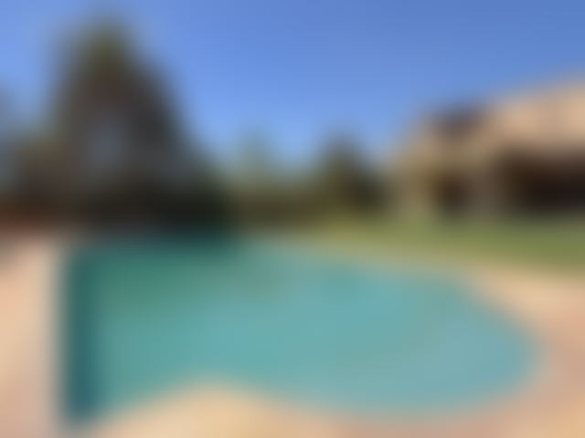 فيلا راقية مع مسبح للبيع بحي النخيل في مراكش — مراكش