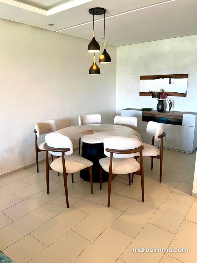 Bel appartement à louer — 3