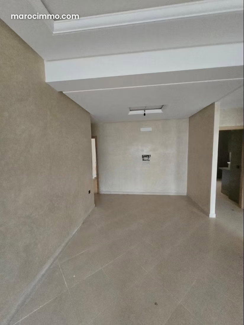 2-Bedroom Apartment in Mdiq with Mountain and Garden Views — Mdiq