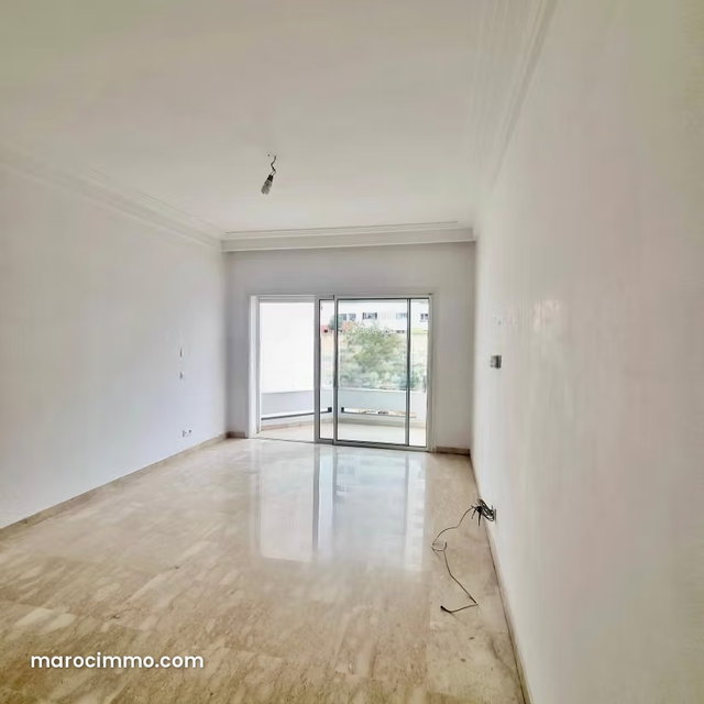 Appartement Vide Avec Balcon Racine — 5