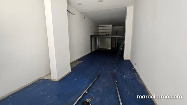 Local commercial récent 90 m2 les princesses — 2