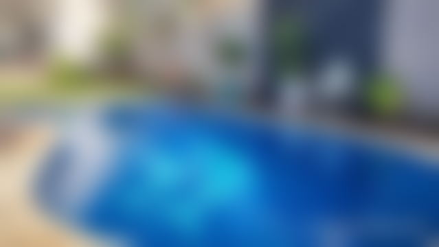 شقة فاخرة بحديقة ومسبح خاص في حي إيريس بوجدة — وجدة