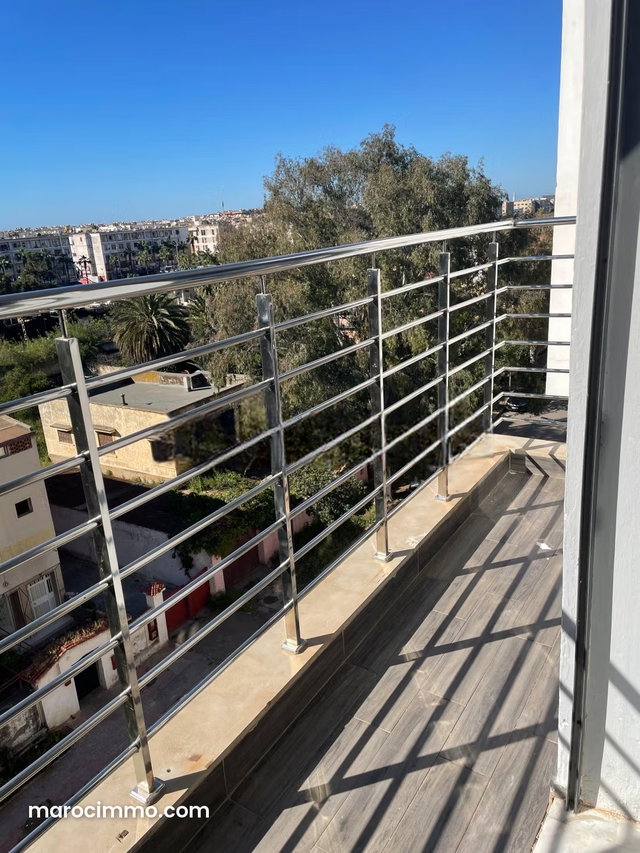 Appartement à louer à Sidi Maarouf. 3 pièces. Meublé — 3