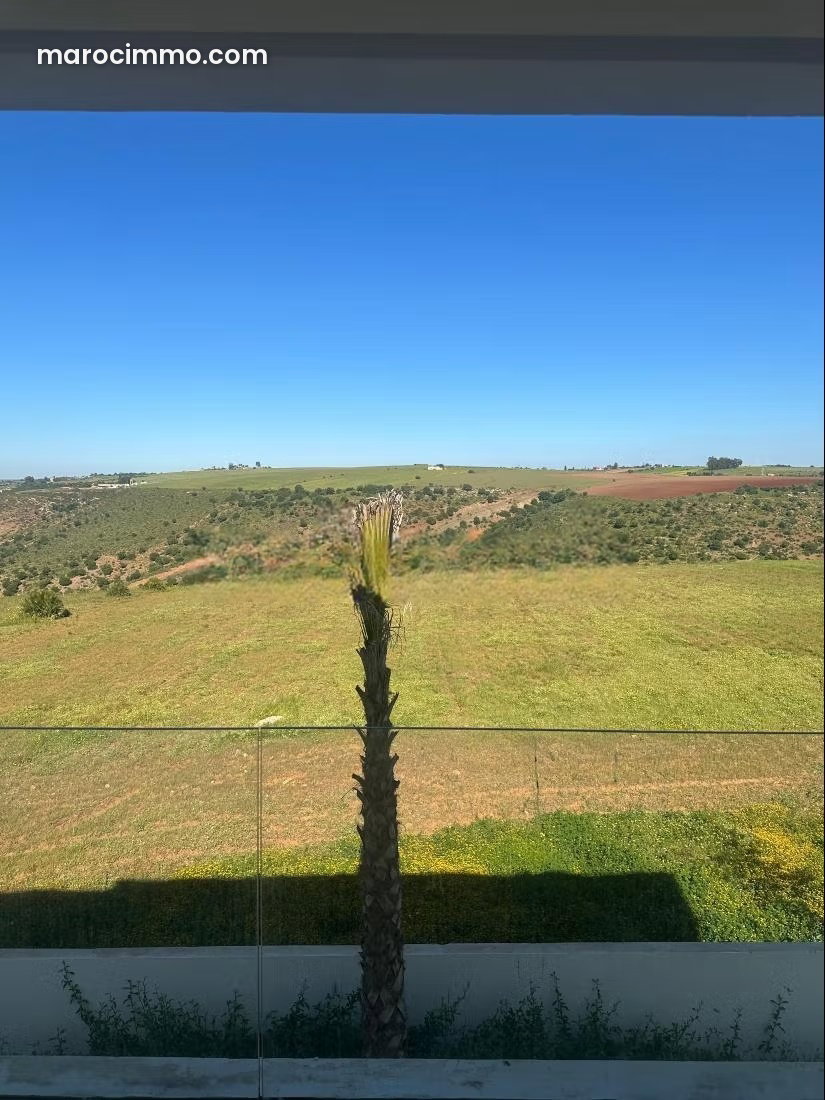 Villa de luxe à vendre à El Menzeh, vue sur montagne — El Menzeh