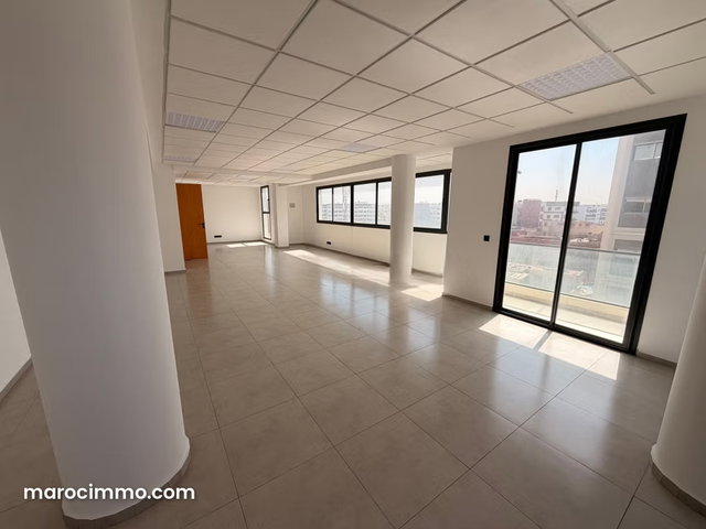 Offices for Sale in Aïn Sebaâ. 80 m². Elevator and Terrace — 2