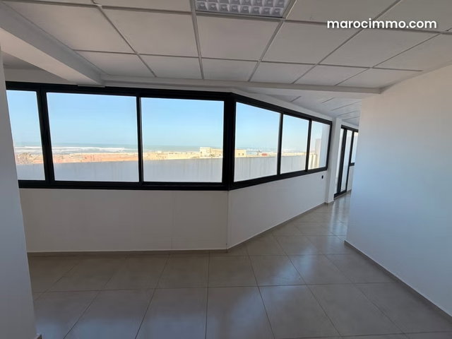 Offices for sale in Aïn Sebaâ. Total area 67 m². With elevator — 4