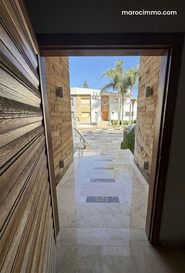 Maison de luxe à vendre à Californie. 5 chambres agréables. Piscine, climatisation — Casablanca