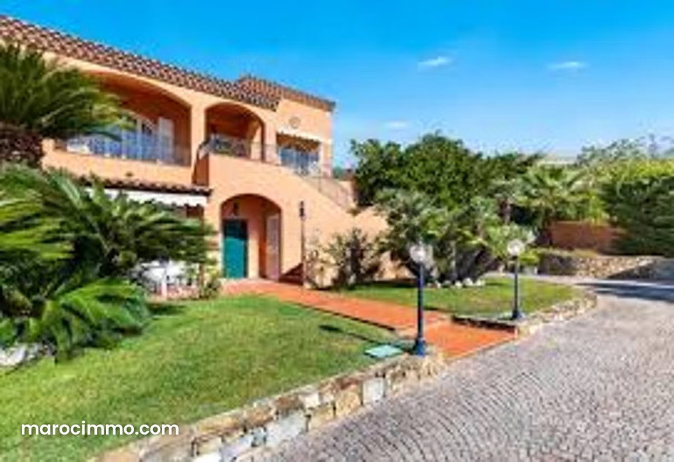 Magnifique villa à vendre à Ain Diab. Surface de 1500 m²