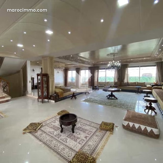 Villa à Vendre de 294.0 m² à Casablanca, Nassim — 2