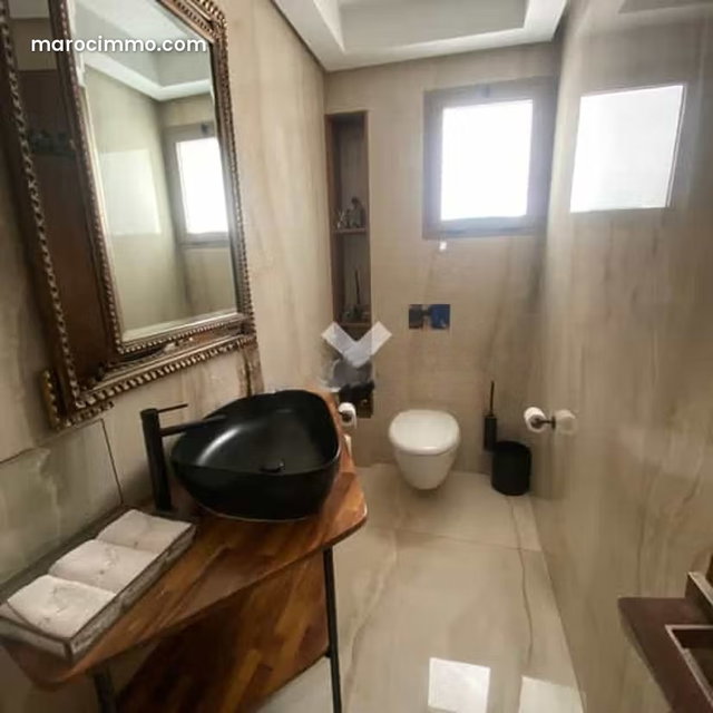 Appartement à Vendre de 193.0 m² à Casablanca, Racine — 2