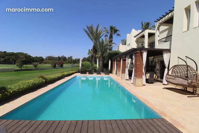PREMIUM. Villa meublée avec piscine privée — 3