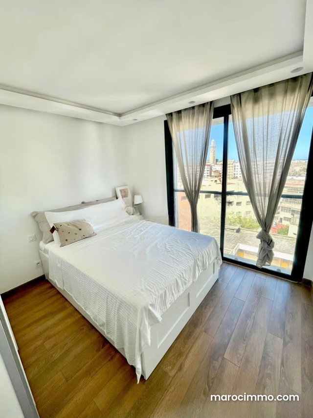 Luxury Furnished Studio in Bourgogne EST 7500 Dh — 5