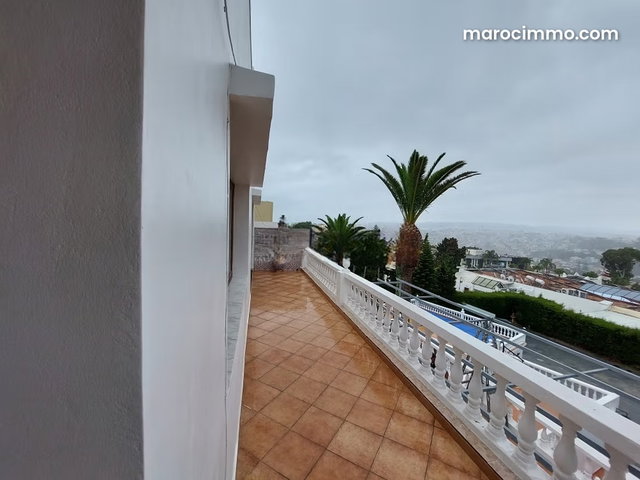 Villa avec terrasses vue panoramique vide à louer — 2