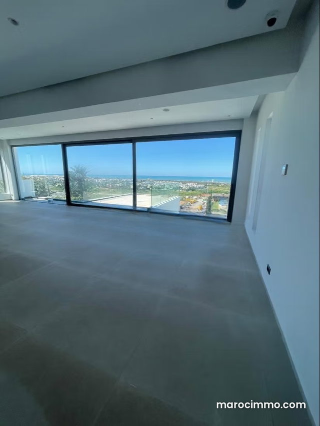 Ain Diab Extension. Villa vue mer & volumes. 6 chambres — 3
