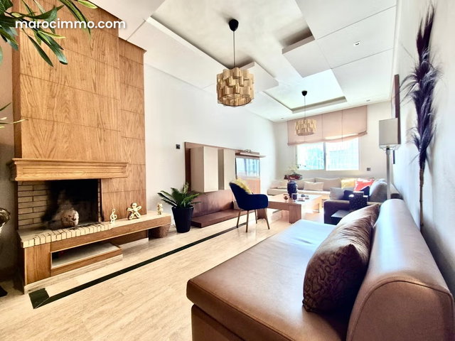 Appartement Meublé avec Cour Bourgogne Ouest — 2