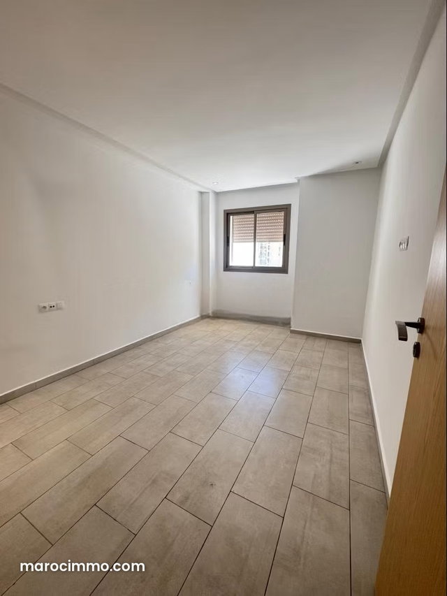 Location appartement vide a Maarif — 4