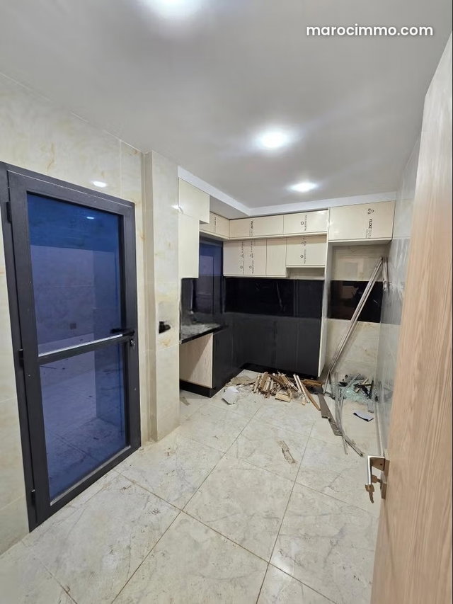 Appartement à vendre à M'Diq. 2 pièces confortables. Porte blindée, salon marocain traditionnel — 5