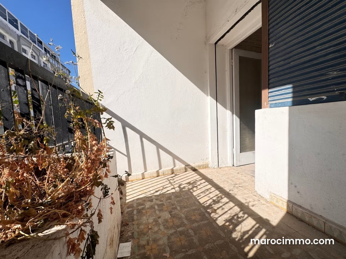 100 m² Office with Sea View, Central Tangier, Ideal for Professional Practices — Tangier
