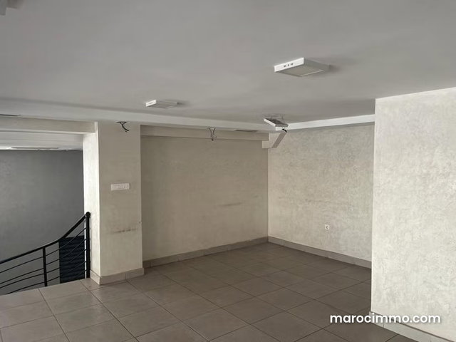 Commercial Space for Rent in Burgundy — 4