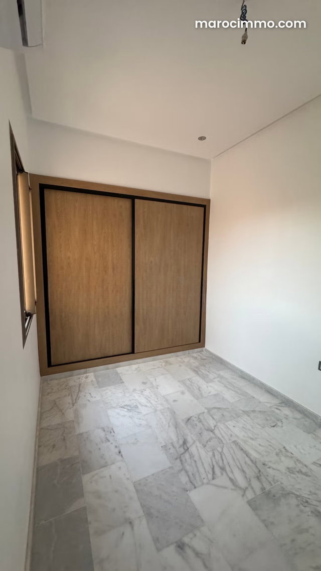 Appartement à l'achat à Gueliz. 2 chambres agréables. Prestation de conciergerie, air conditionné — 3