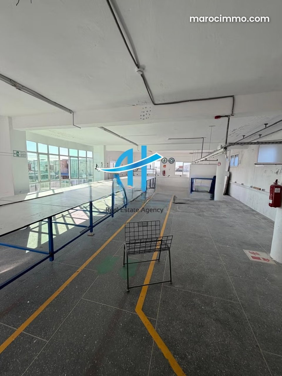 Commercial Space with Offices for Rent