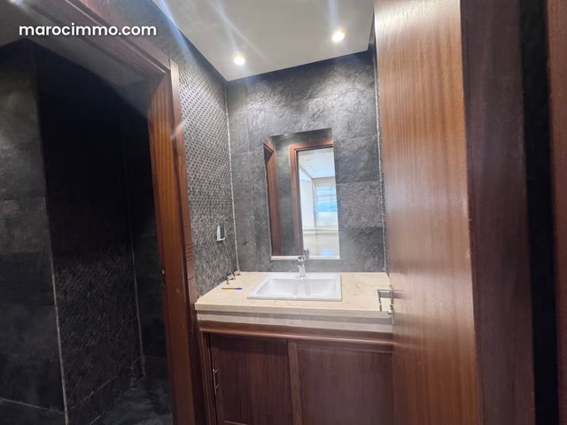 Riyadh Apartment for Rent. 4 Bedrooms. Double Glazed Windows and Central Heating — 4
