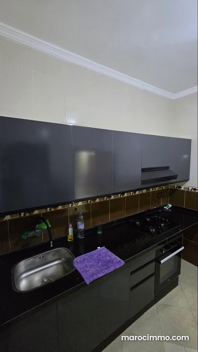 Bel appartement à vendre à Martil. 2 pièces confortables. Porte blindée, salon marocain traditionnel — 4