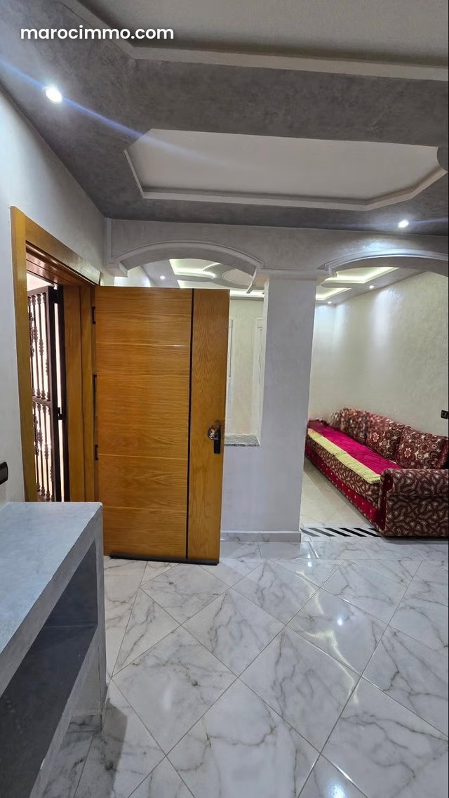 Bel appartement à vendre à Martil. 2 pièces confortables. Porte blindée, salon marocain traditionnel — 2