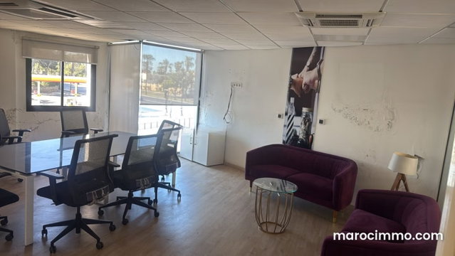 Location de bureaux à Aviation Mabella. Surface totale 210 m² — 3