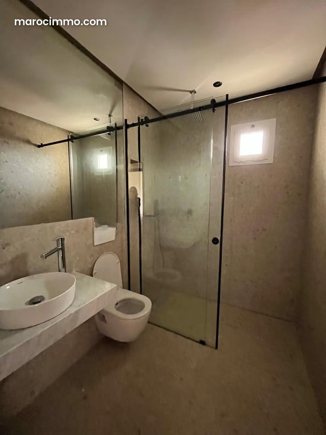 Apartment Rental in Ain Diab. 218 m² Space. Parking and Terrace — 4