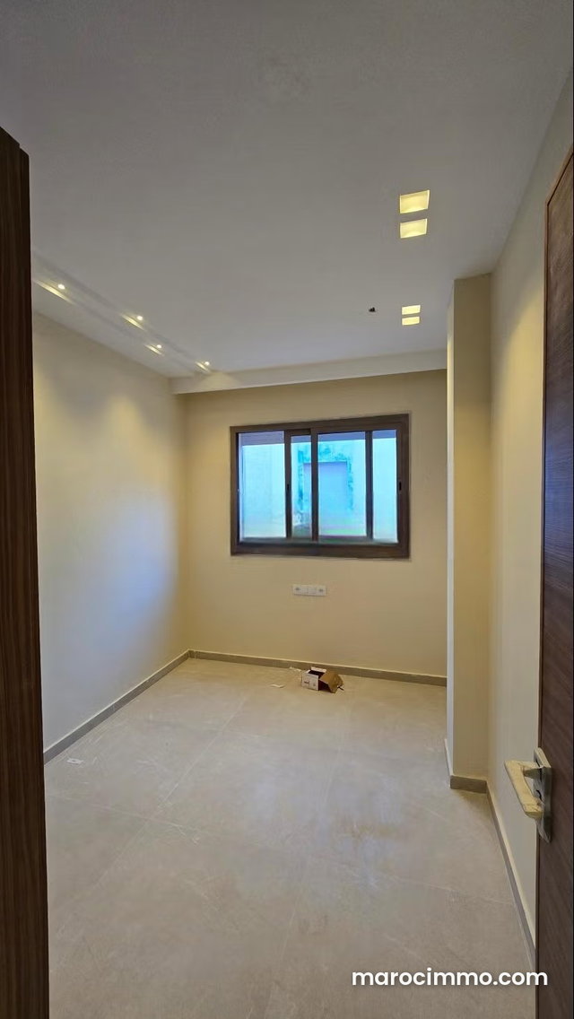 Seasonal Rental in M'Diq. Total Surface 60 m². Quiet Environment with Mountain View, Steel Door — 3