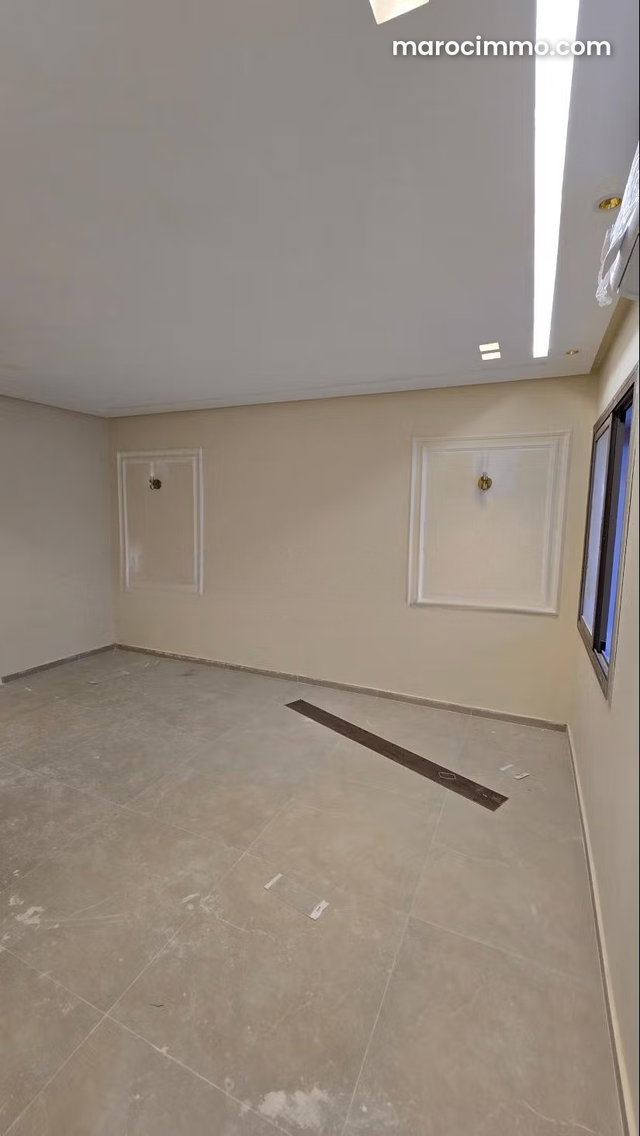 Seasonal Rental in M'Diq. Total Surface 60 m². Quiet Environment with Mountain View, Steel Door — 2