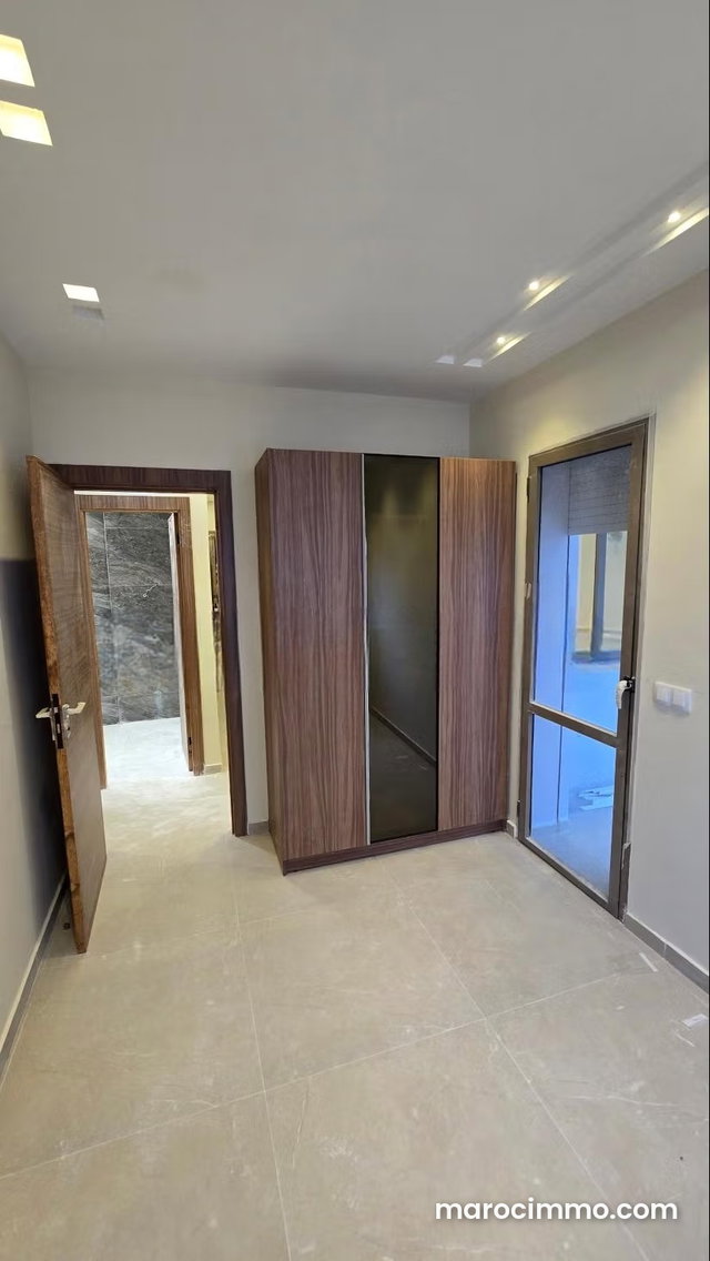 Seasonal Rental in M'Diq. Total Surface 60 m². Quiet Environment with Mountain View, Steel Door — 5