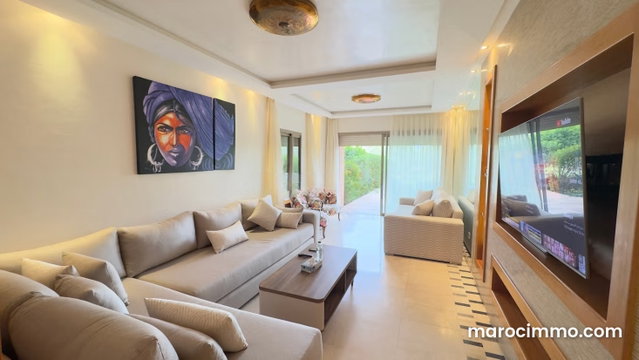 Luxurious Ground Floor Apartment for Rent Fully Furnished with Pool and Parking — 2