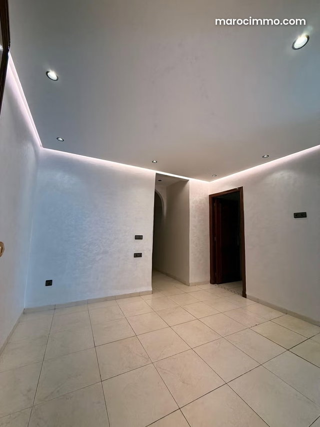 Appartement spacieux de 3 chambres avec garage titré à Guéliz — 3