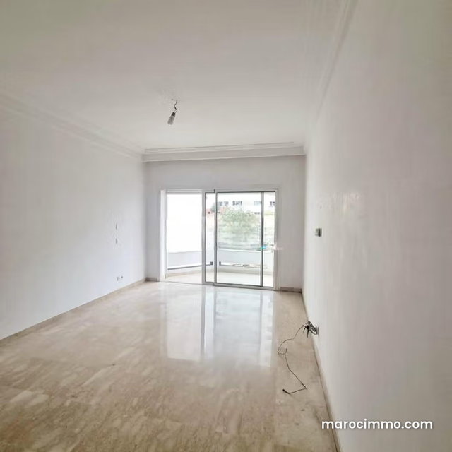 Apartment for Sale in Golden Triangle with Terrace — 5