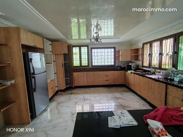 Villa a vendre ain sebaa 320/M 3 niveau — 2