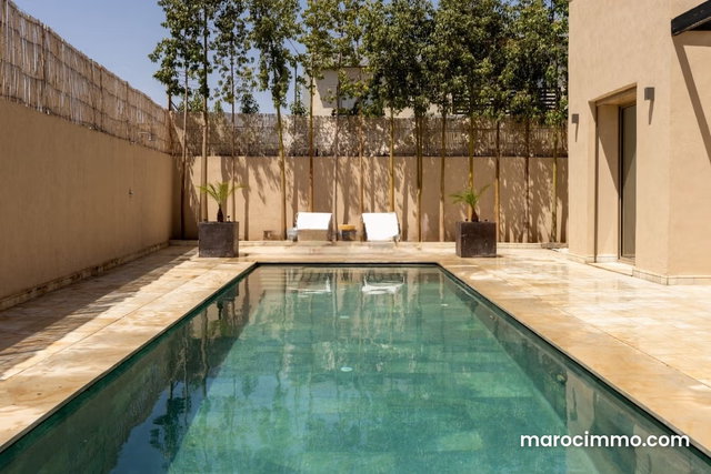 Magnifique villa à louer an sous location à Route de l'Ourika. Surface totale 2000 m². Bien meublé — 3