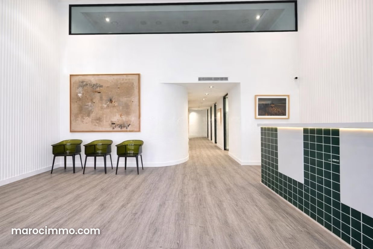 200 m² Commercial Premises Over 2 Levels, Racine, Casablanca — Casablanca